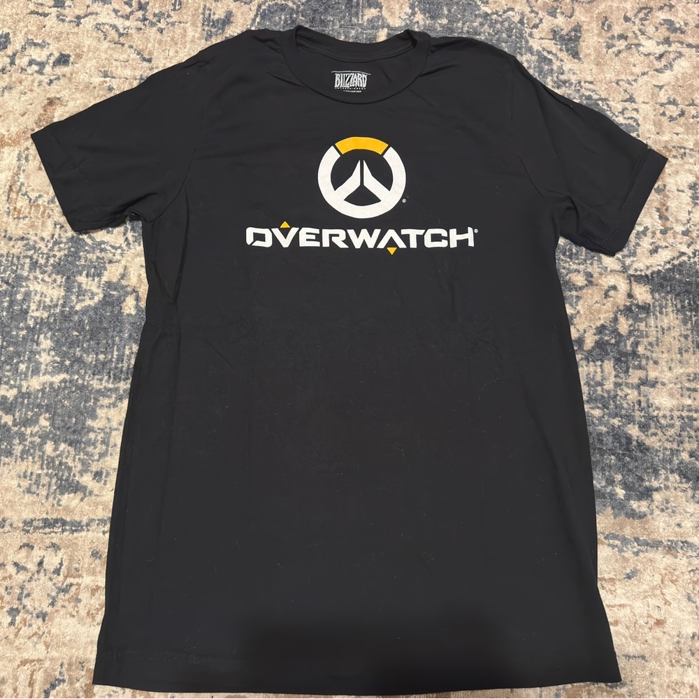 Overwatch Graphic Shirt - Slim Large